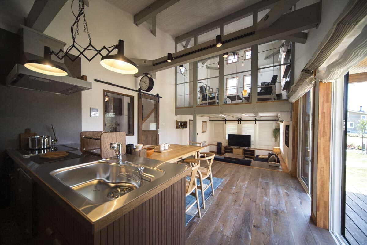 camp_livingroom_1200px.jpg