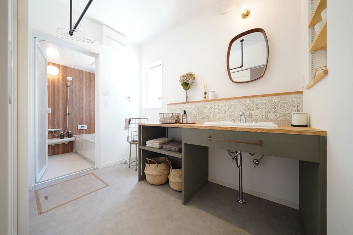 bino_washroom_1200px.jpg