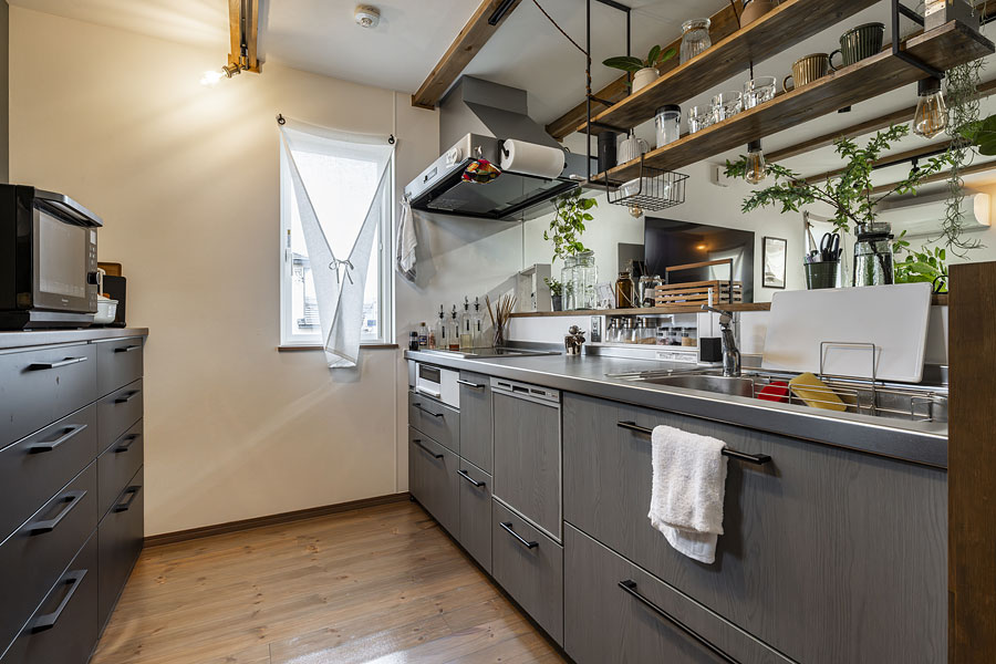 シンプルながら使いやすそうなキッチン