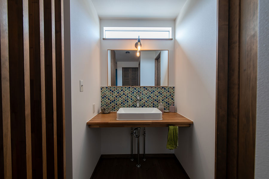 「ウッドワン」さんの独立洗面所